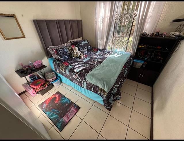 3 BEDROOM TOWNHOUSE FOR SALE IN EDLEEN